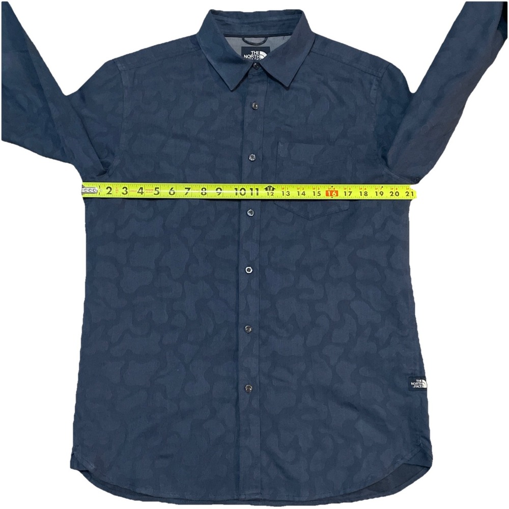 The North Face Men's Medium Blue Camo Print Long Sleeve Button Up Collared Shirt - Picture 2 of 10